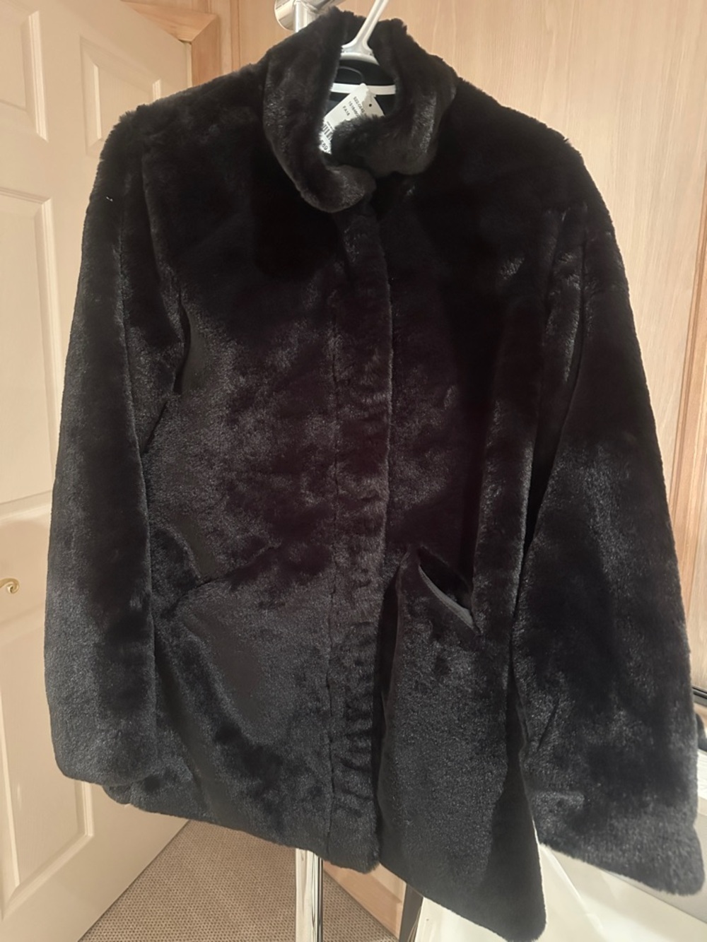 ONLY - NEW with tags Black Faux Fur Women’s Coat - fits Big/ loose